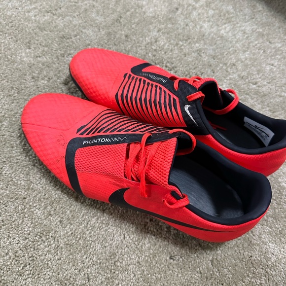 Red Nike Phantom Cleats. Size 8. Only worn a few times. - Picture 2 of 2